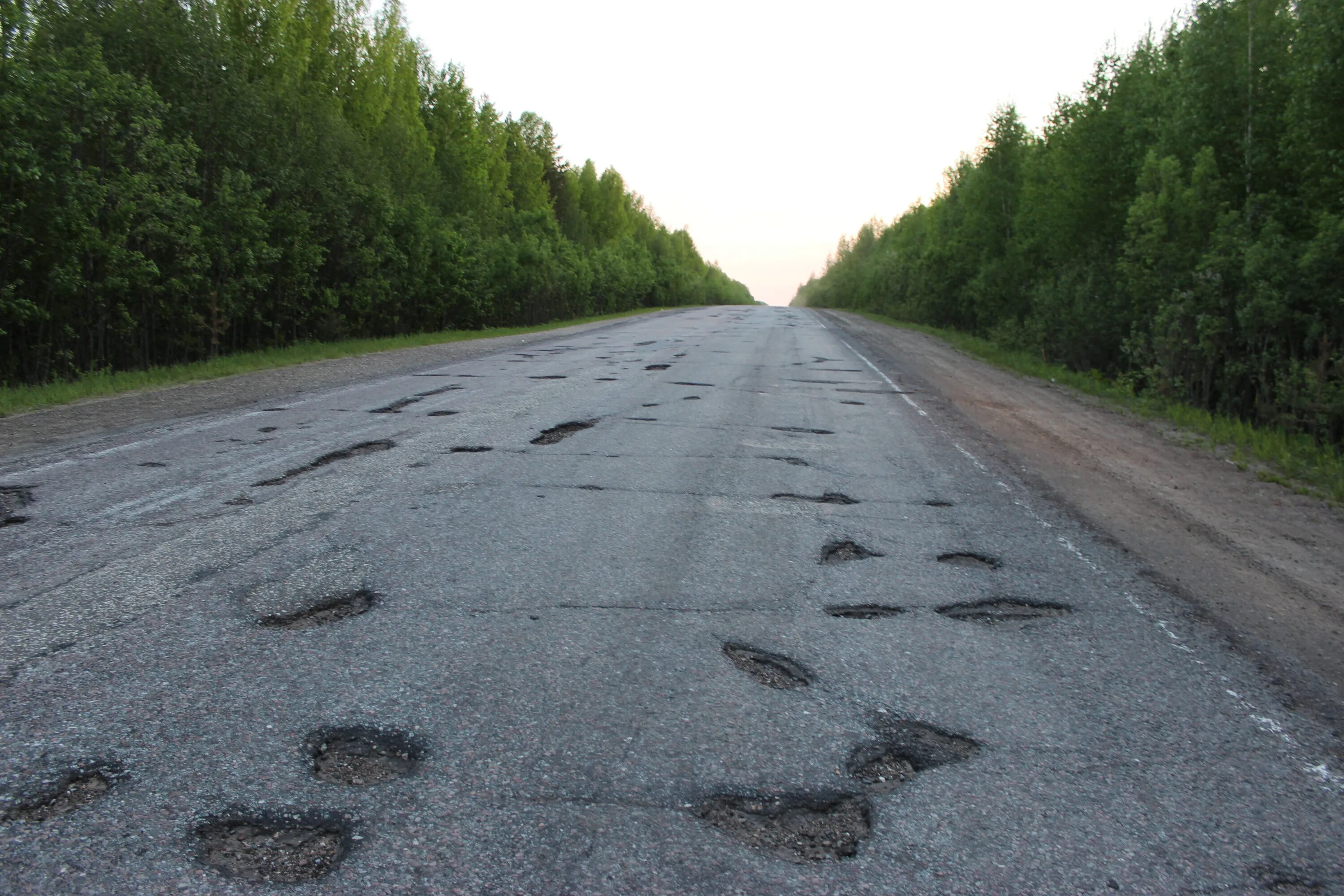Дорога тихвин боровичи состояние дороги. Дорога в ямах трасса-м. Яжелбицы демянск состояние дороги. Дорога в бежецк. Состояние дороги м.
