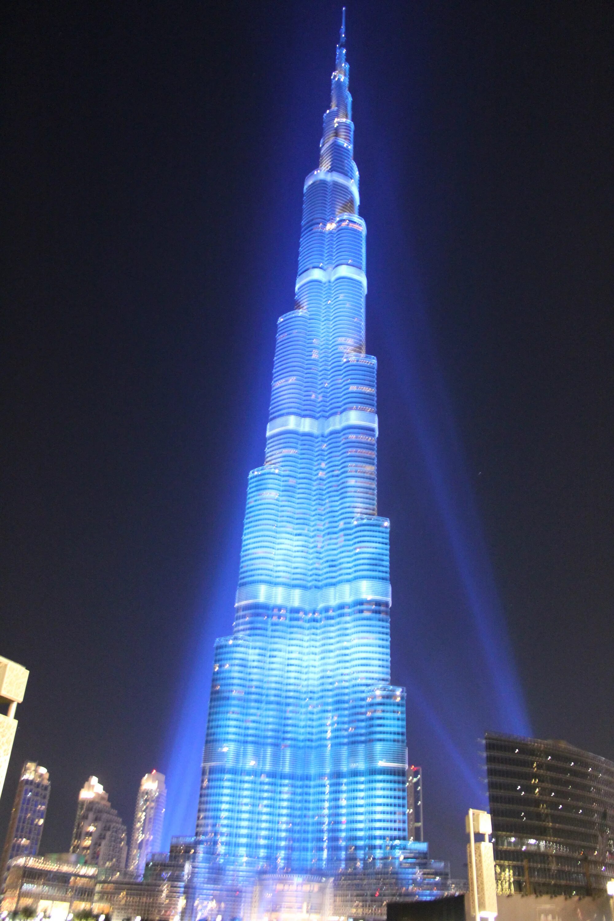 Какая красивая башня. Башня Бурдж Халифа. Башня Халифа в Дубае. Здание Бурдж Халифа. Дубай здание Бурдж Халифа.