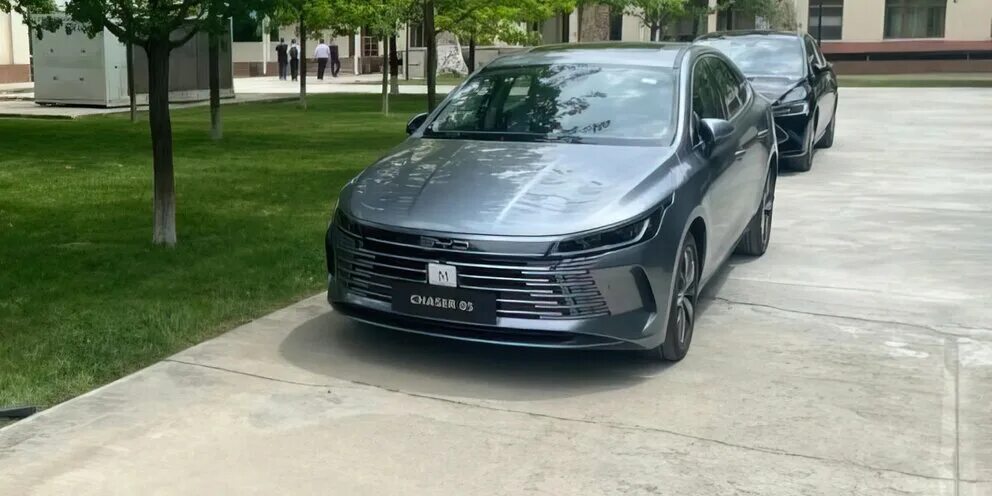 Byd han ev электромобиль. Byd в узбекистане. Byd в узбекистане. Byd uzbekistan. Byd chazor 2023.