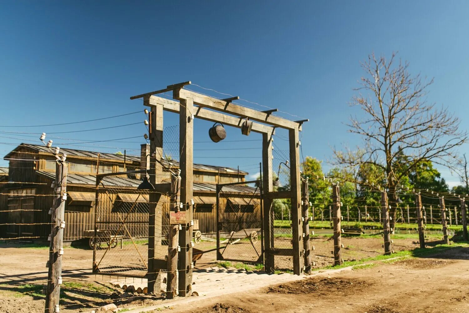 14 октября 1943 восстание в концлагере собибор. Константин хабенский собибор. Собибор. Звезда из фильма собибор. Собибор концентрационный лагерь.