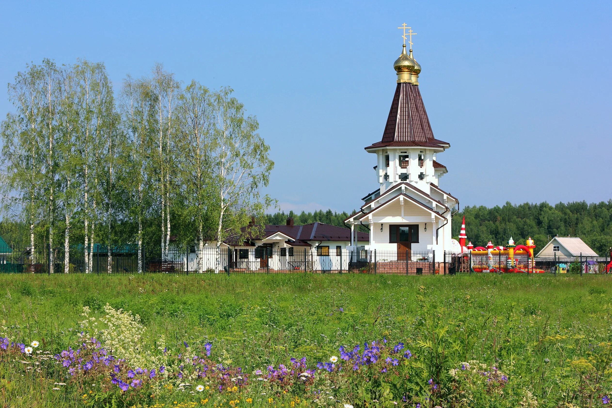 Поселок устьянский. Устьянский район деревня Березник. Село Березник Устьянского района. Храм села Березник Устьянский. Село Березник Устьянского района Архангельской области.