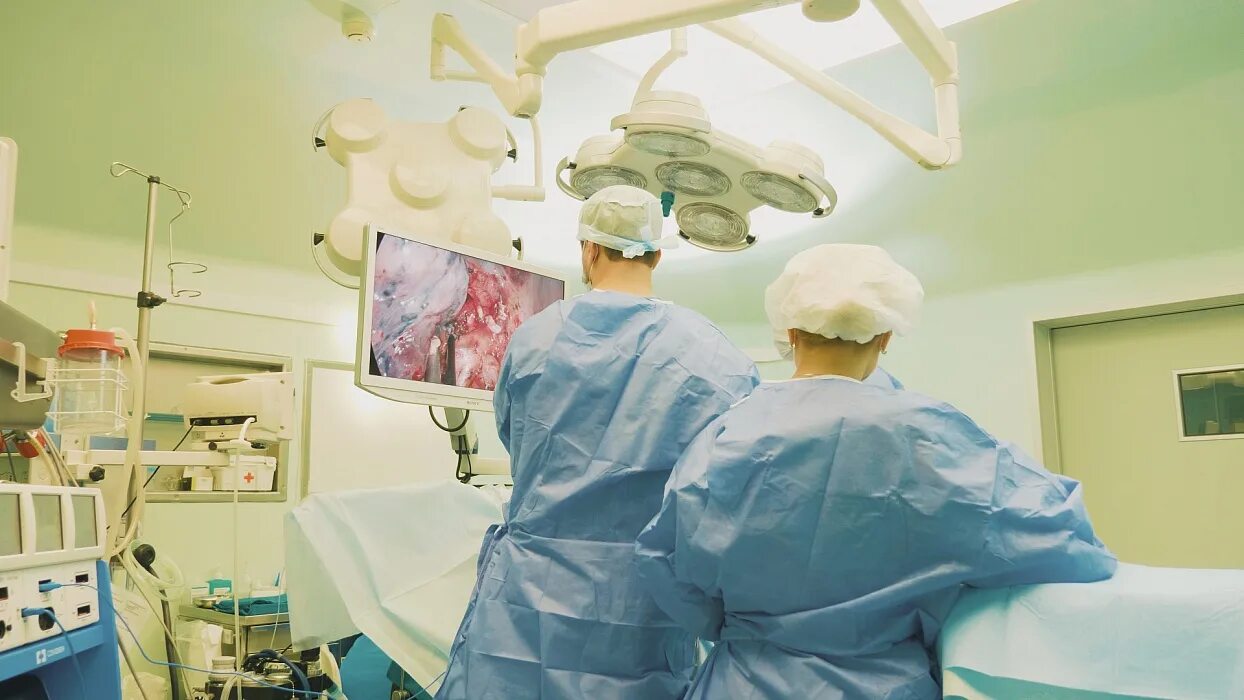 Торакальная хирургия операции. Торакальный хирург это и что лечит. Торакальный хирург операции на легкое. Отделение торакальной хирургии. Операции при онкологии.