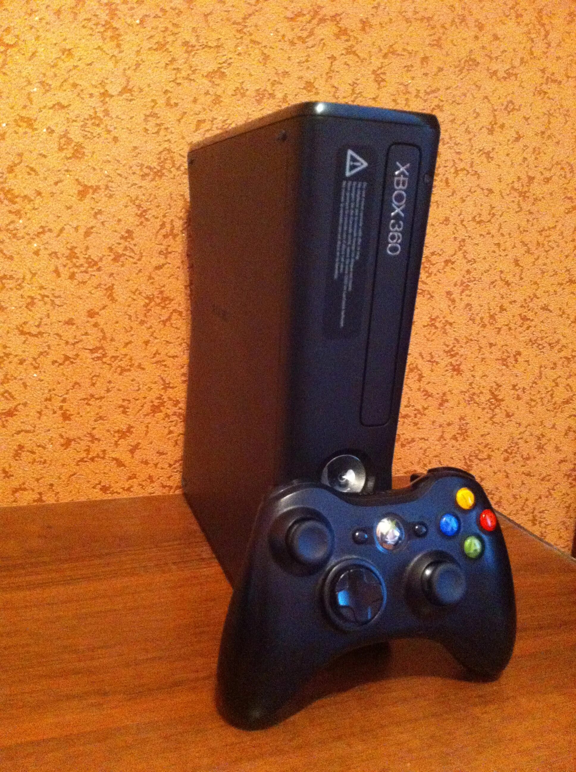 Икс бокс 360 фрибут. Xbox 360 slim. xbox 360 slim freeboot. икс бокс 360 s. xbox360 s фрибут.