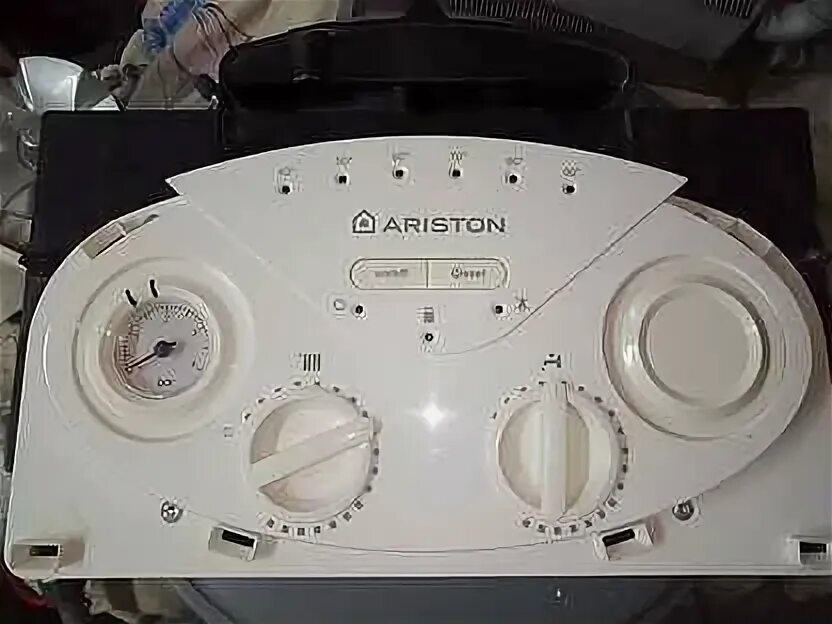 Ariston bs 24. Ariston BS 24ff. Ariston BS II 24 FF. Ariston BS II 15. Котёл Аристон BS 15 FF.