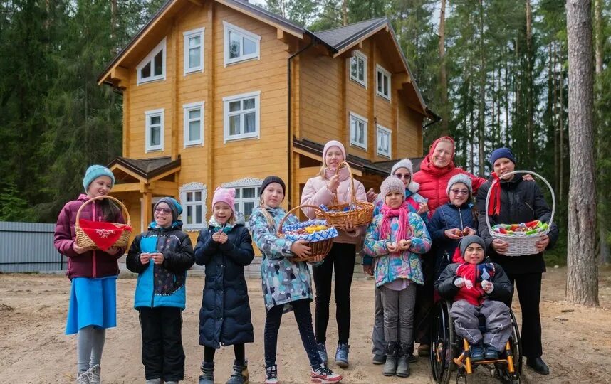 Погода вырица на 10 дней точный. Детская миссия Вырица. Праздник в Вырице. Детский дом в Вырице. Православная детская миссия.