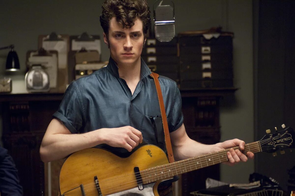 Стать Джоном Ленноном. Nowhere boy