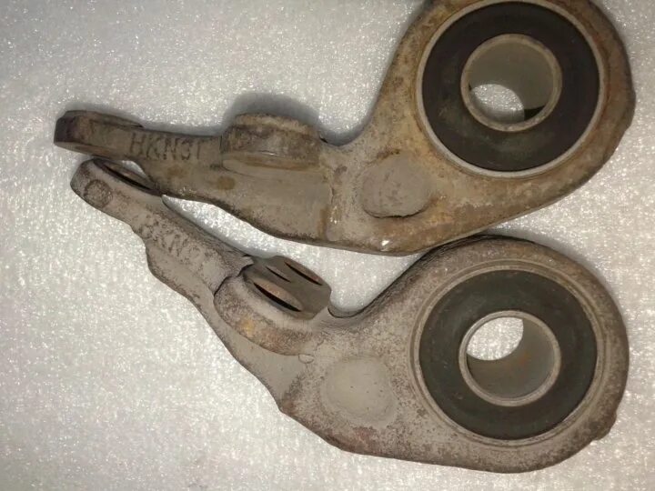 Сайлентблок задний переднего рычага ниссан. Сайлентблоки передних рычагов ниссан блюберд. сайлентблок верхнего рычага ниссан блюберд u14. сайлентблок переднего рычага задний ниссан блюберд силфи. сайлентблоки балки ниссан блюберд силфи.