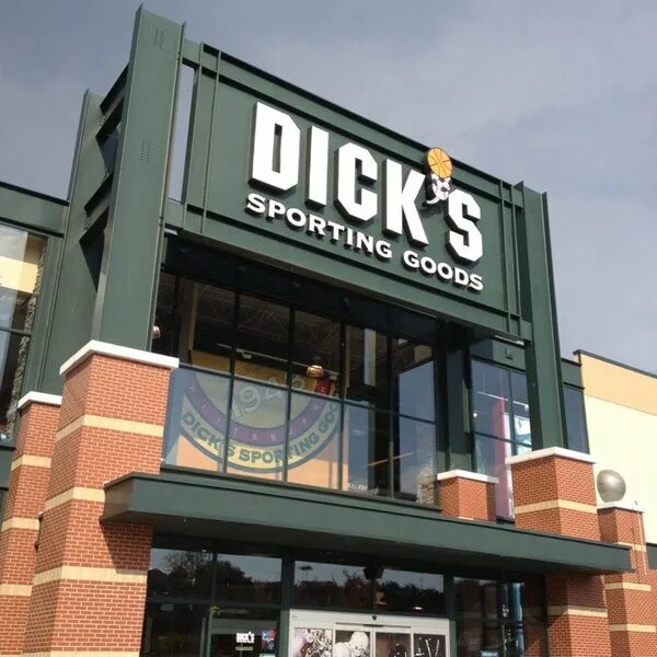 Sporting goods. Dick`s Sporting goods. D Q Sporting goods. Dicks big good Store.