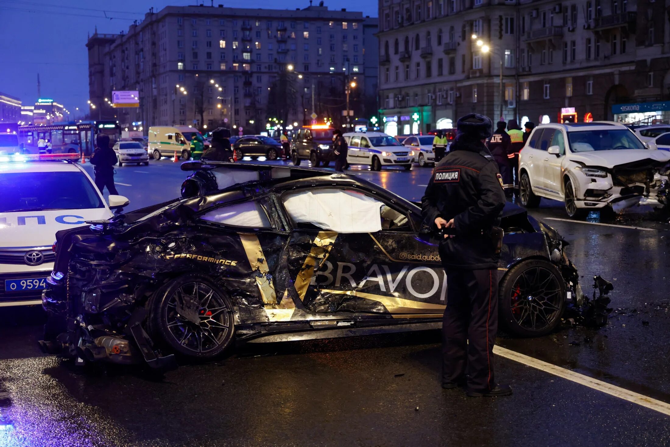 Где разбили. Саид Губденский авария на Кутузовском. Блоггер Саид авария на Кутузовском. ДТП на Кутузовском проспекте Саид Губденский. Саид Губденский блоггер авария.