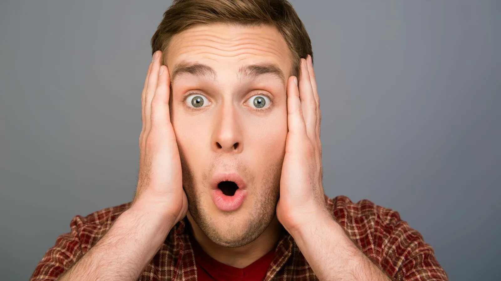 удивленный музыкант. юрий шевчук. негр с гитарой смешной. группа музыкальная электрик оркестр. удивленный музыкант.