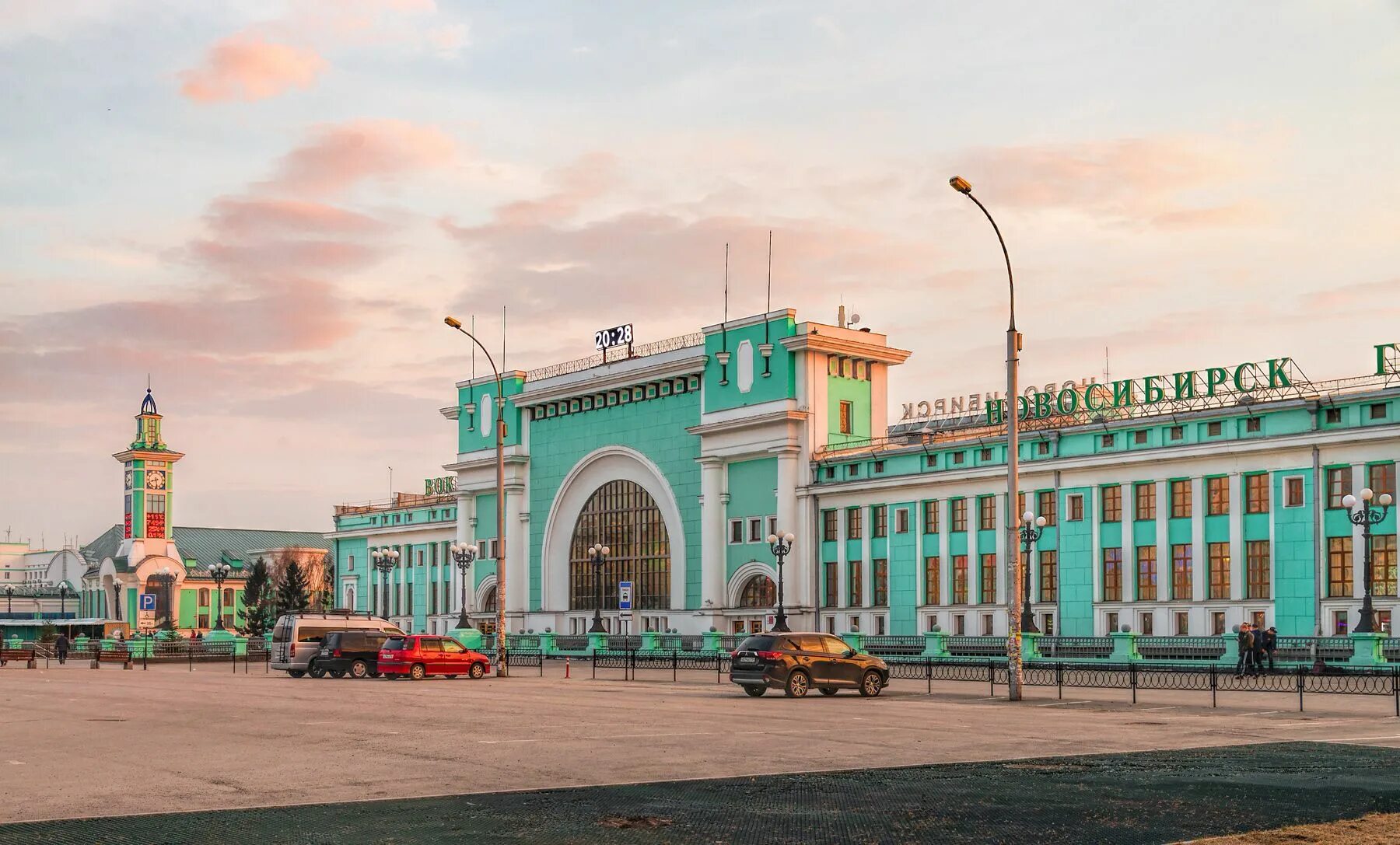 Станция Новосибирск-главный, Новосибирск. Вокзал Новосибирск главный 2023. Вокзал Новосибирск главный Архитектор. Станция Новосибирск главный Транссиб. Сайт вокзала новосибирск