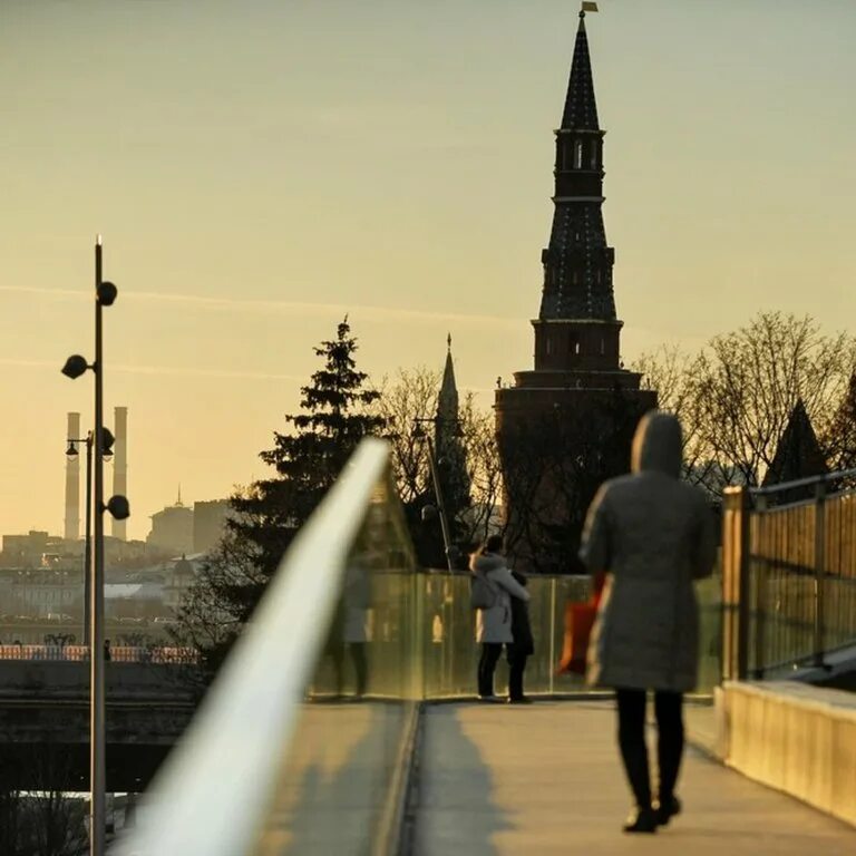 Москва ноябрь 2014. Ноябрьская москва. Парад троллейбусов в москве 2021. Москва. Ноябрьская москва.
