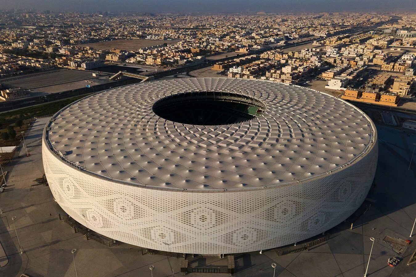 Аль тумама стадион в катаре. Стадион тюбетейка катар. Город лусаил в катаре. Национальный стадион (лусаил). Конференц-центр, катар, арх.