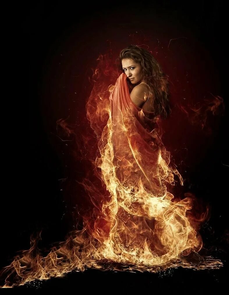 Женщина в огне книга. Девушка и огонь. Огненная девушка. Красивая девушка в огне. Девушка пламя.