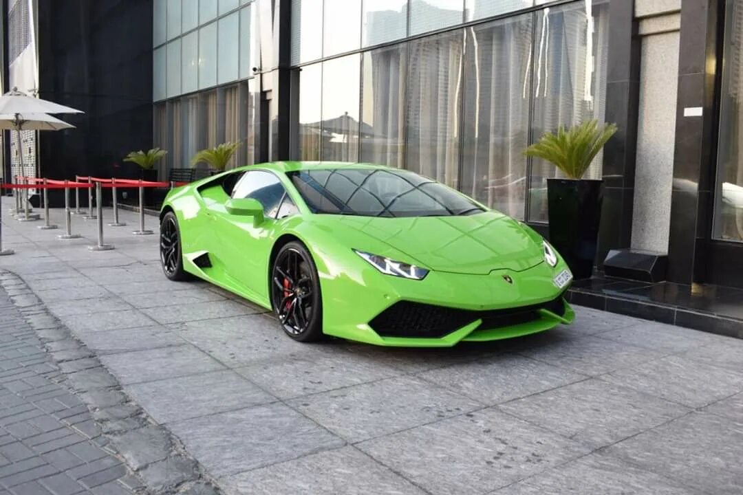 Green сколько стоит. Ламборджини Хуракан зеленая. Ламбаржини хурока зелёный. Ламборгини Хуракан салатовая. Lamborghini Huracan Coupe.