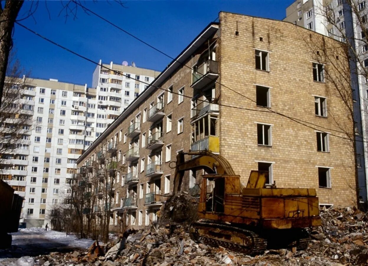 Хрущевка. Пятиэтажки в Москве хрущёвки. Хрущевки реновация Москва. Снесенные пятиэтажки в Москве. Ветхая пятиэтажка Москва.