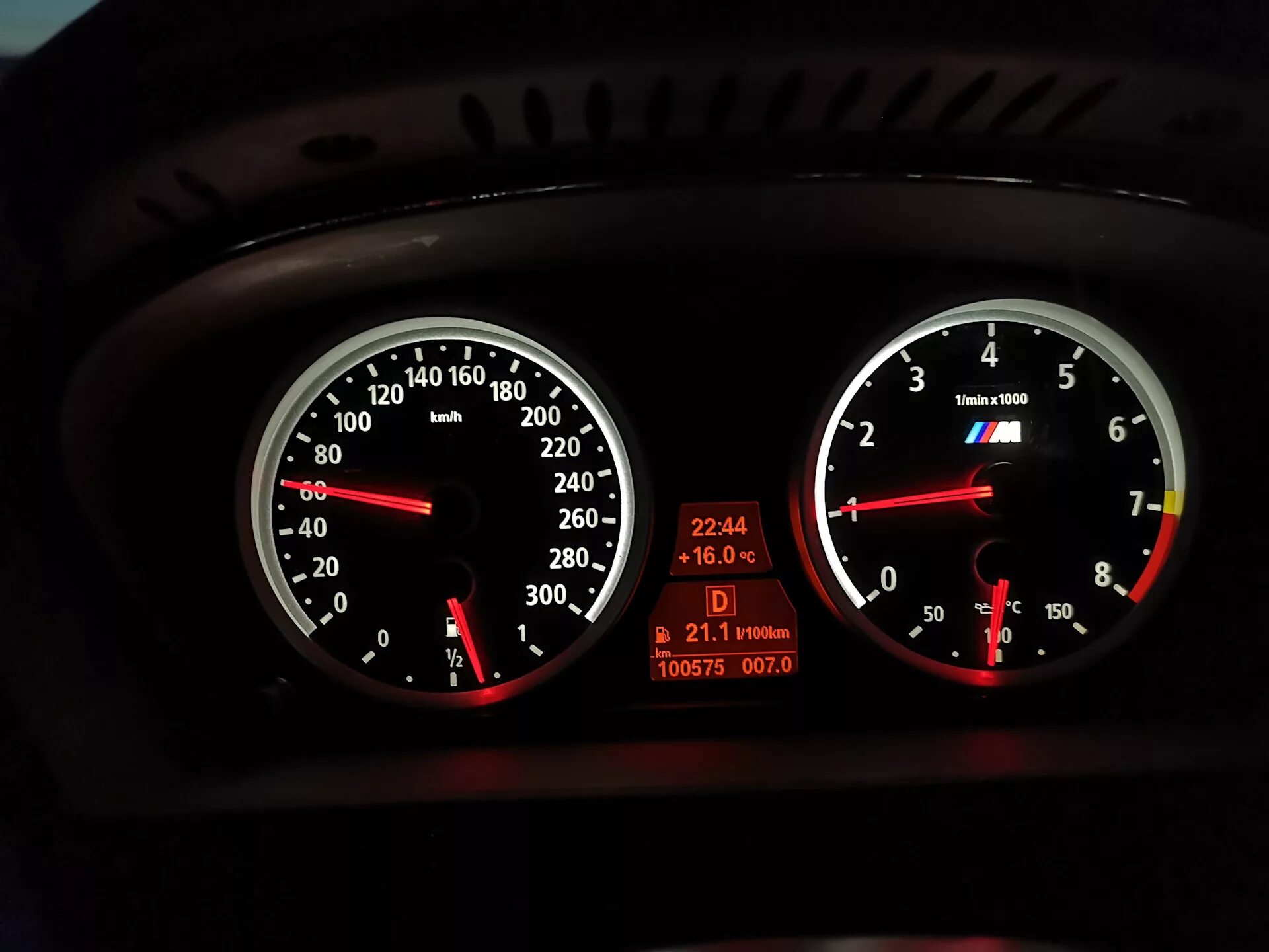 Панель бмв х5. Спидометр бмв х5 е70. спидометр bmw x5. приборная панель bmw e70. щиток приборов бмв х5.