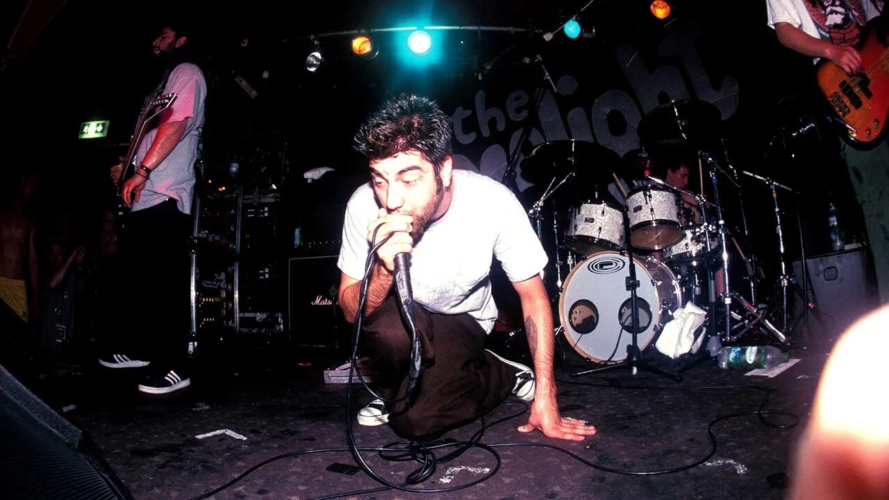 Deftones обложка. Deftones lotion. Deftones genesis. Солист группы deftones. Deftones 1996.