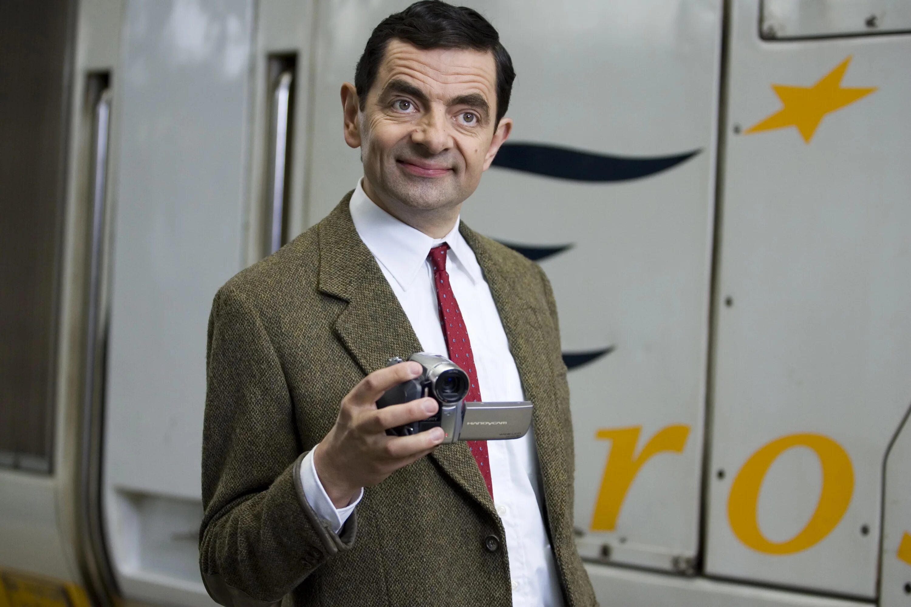 Что такое комик. Роуэн аткинсон. британский комик роуэн аткинсон. rowan atkinson мистер бин.