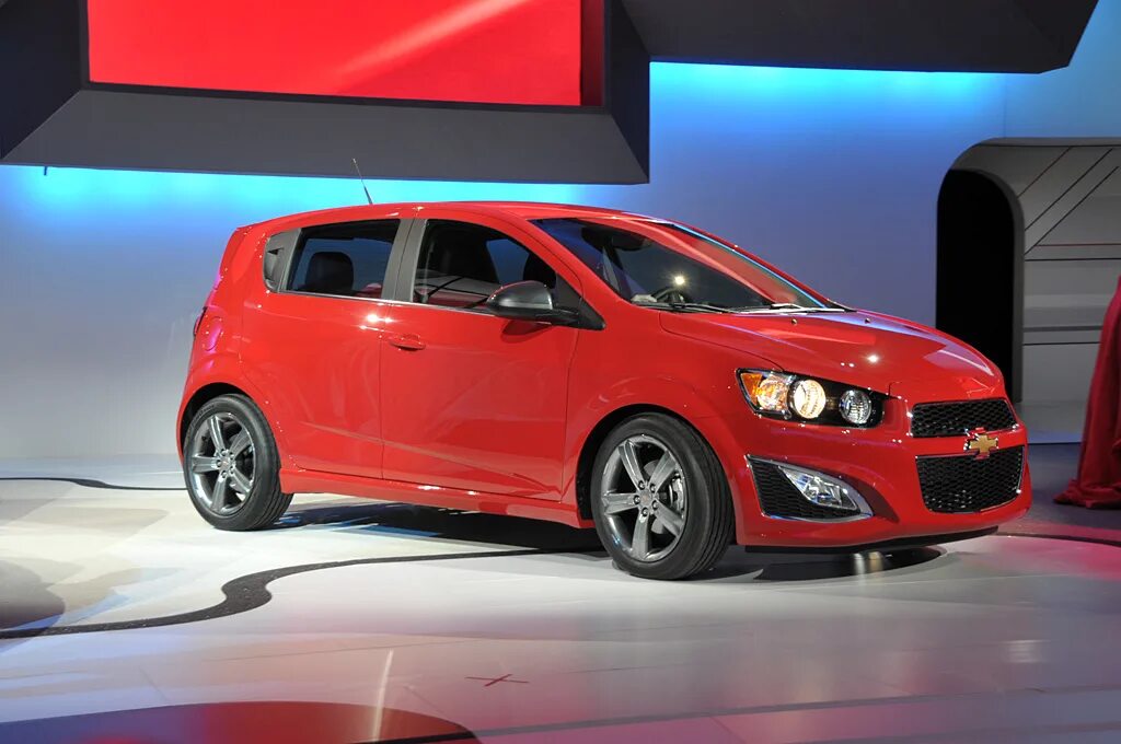 Купить шевроле хэтчбек бу. Chevrolet Sonic RS. Chevrolet Sonic 2023. Aveo t300 RS. Chevrolet Sonic 2020.