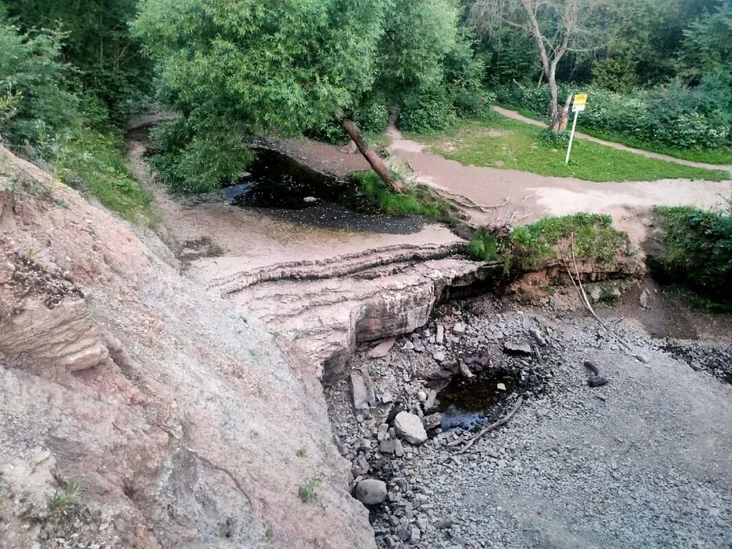 Высохшие водопады. Малые водопады саблино. Игуасу водопад пересох в 1978. Высохшие водопады. Пересох водопад в ленобласти.