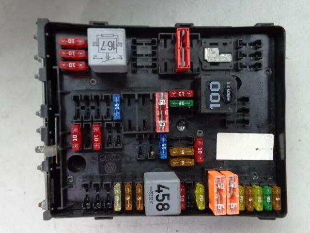 Предохранители фольксваген пассат б6. Блок предохранителей Passat b6. Блок предохранителей Пассат б6. Блок предохранителей Пассат б6 2.0. Passat b6 блок реле.