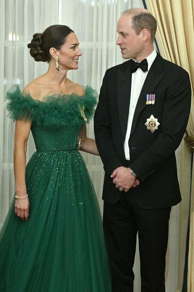 Уэльские сегодня последние новости принц и принцесса. Принц Уильям и Кейт Миддлтон. Принц Уильям 2022. Принц Уильям и Кейт 2022. Кейт Миддлтон 2022 семья.