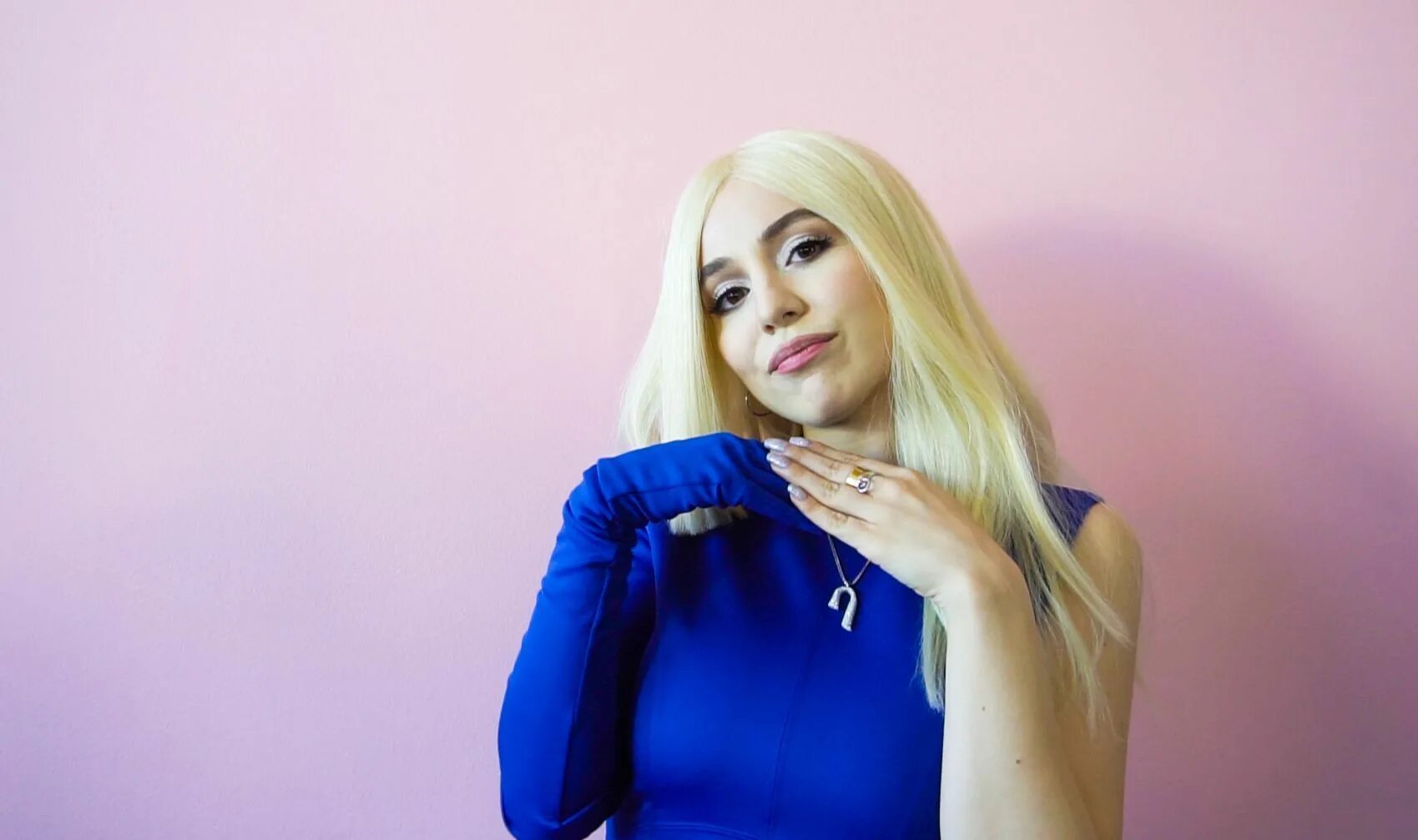 Ava max done. Ava max карьера. ava max 2025. ava max пластика. ava max mp3.