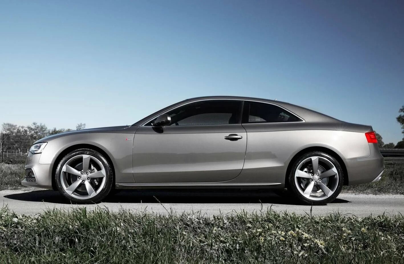 Ауди а4 купе. Audi a5 coupe 2012. Ауди а4 купе. Audi a5 coupe. Ауди а5 кватро.