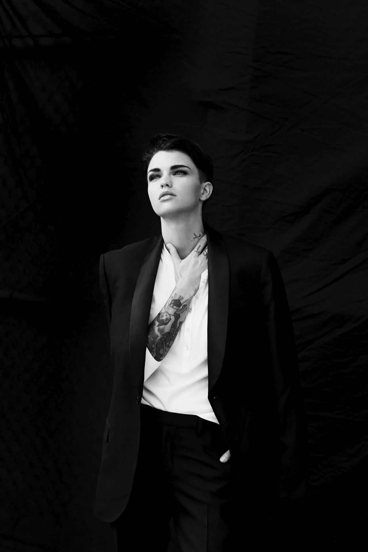 Ruby Rose Tomboy. Руби Роуз в черном костюме. Руби Роуз фотосессии. Руби Роуз фото черно белые. Руби модели