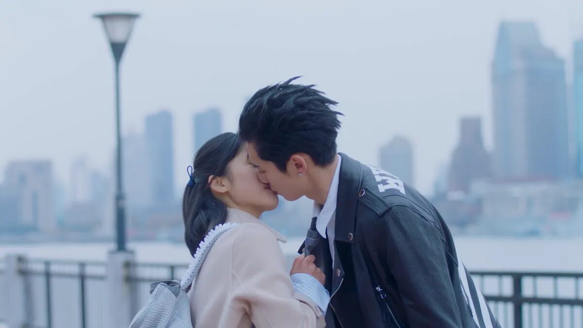 Оказаться си. Тёплая летняя ночь дорама. Впечатляющая ночь дорама корея. Сильная любовь дорама китай. Осенняя сказка фильм 2019 дорама.