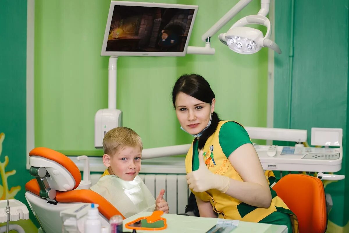 Детская стоматология толстого. Уткин зуб в Москве стоматология. Уткин зуб детская стоматология. Детская стоматология Уткин зуб в Митино. Стоматология Уткин зуб Зябликово.