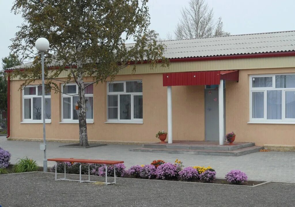 Морозовский сад китай город. Морозовский детский сад. Усадьба морозова на улице александра солженицына. Хутор александров морозовский район. Хутор морозов морозовский район ростовской области.