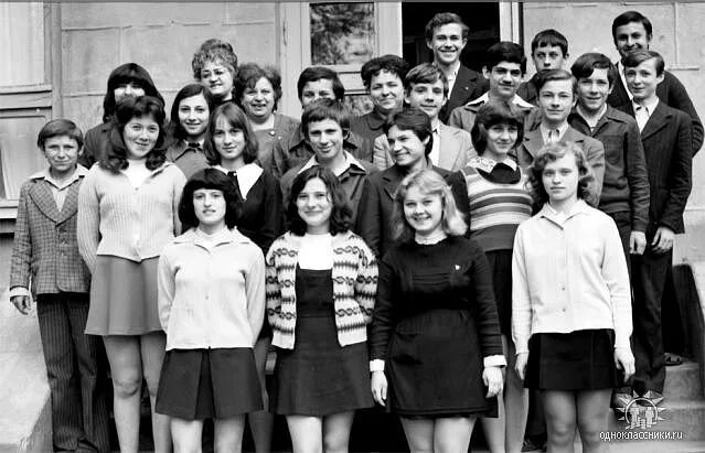 Одноклассники фото. Старые одноклассницы. Фото старых одноклассников. Старое фото Одноклассники.