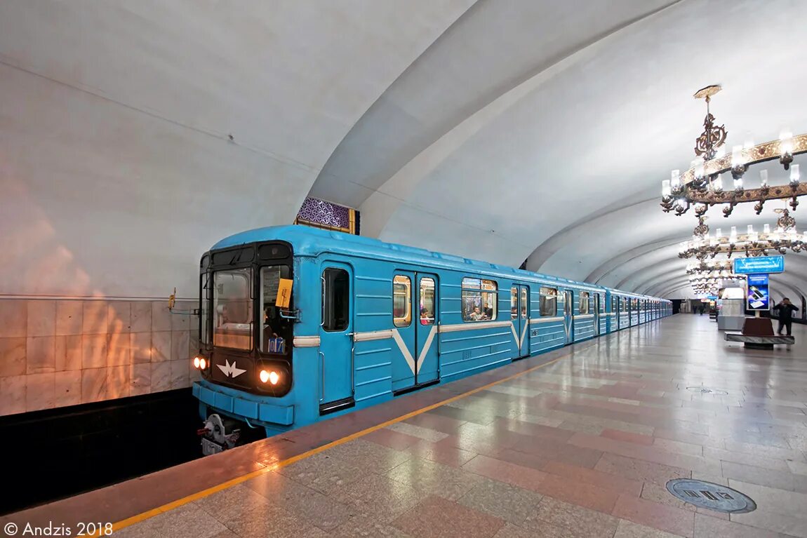 Метро на паршина. 81-717714 ташкент. 81-717 ташкент. вагон 81-717 (ммз). ташкентский метрополитен 81-717.