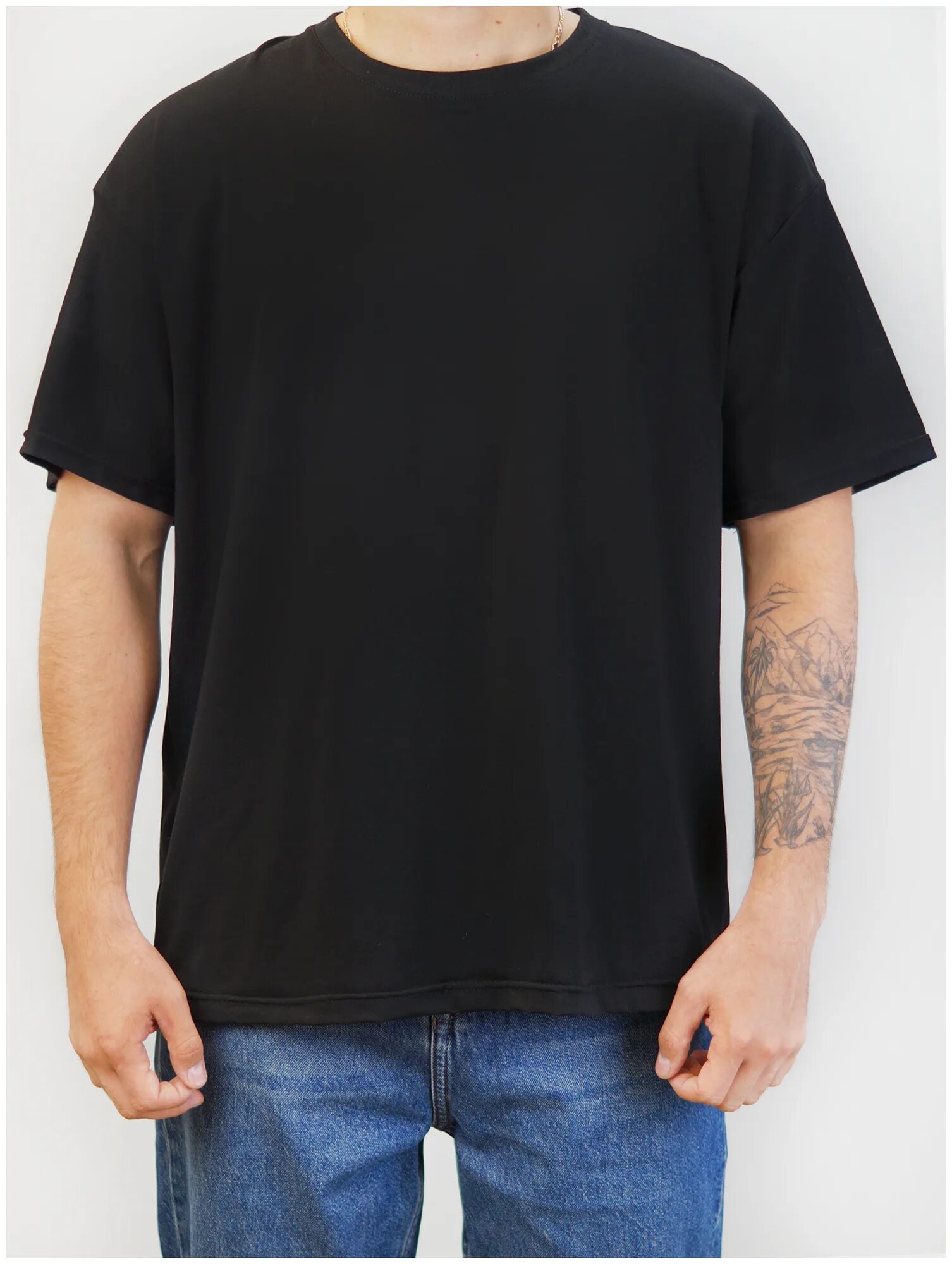 Футболка темная оверсайз asos design. Базовая футболка оверсайз мужская. Футболка calvin klein оверсайз. Оверсайз футболка мужские черные. Футболка оверсайз.