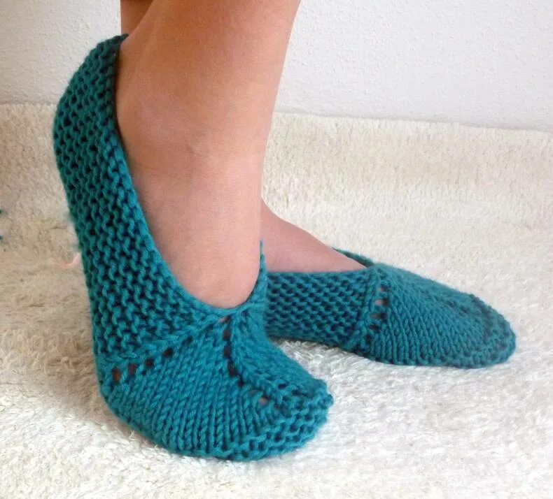 Красивые тапочки спицами. Тапочки-следки «вязание by nadine». Женские тапочки спицами без. Тапочки следки. Следки спицами.