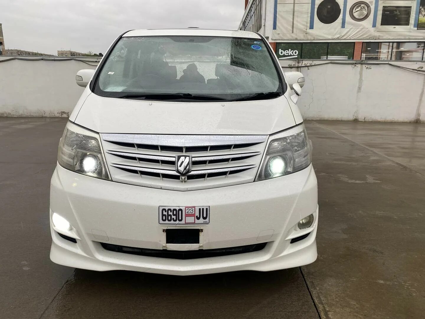 Тойота альфард 4 вд. Toyota alphard 2007. Тойота альфард грузия. Тойота альфард 2007 белый. Тойота альфард 2004.