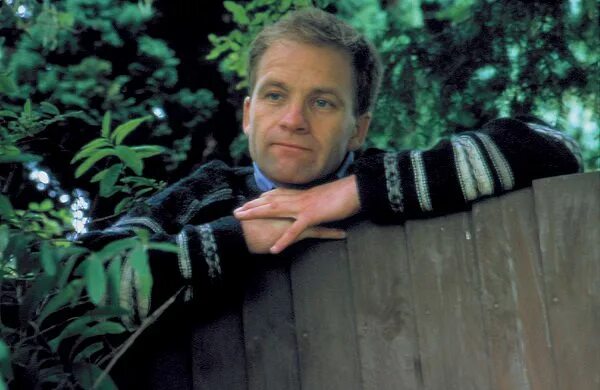 Tom adolescent семияр мальчики. Tom are my brother. Бен уишоу мой брат том. Билл и том каулитц в детстве. Tom are my brother.