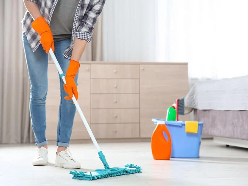 Fill in mop make not do wash. Швабра в спальне. washing floor. стирать пол. слово убираться.