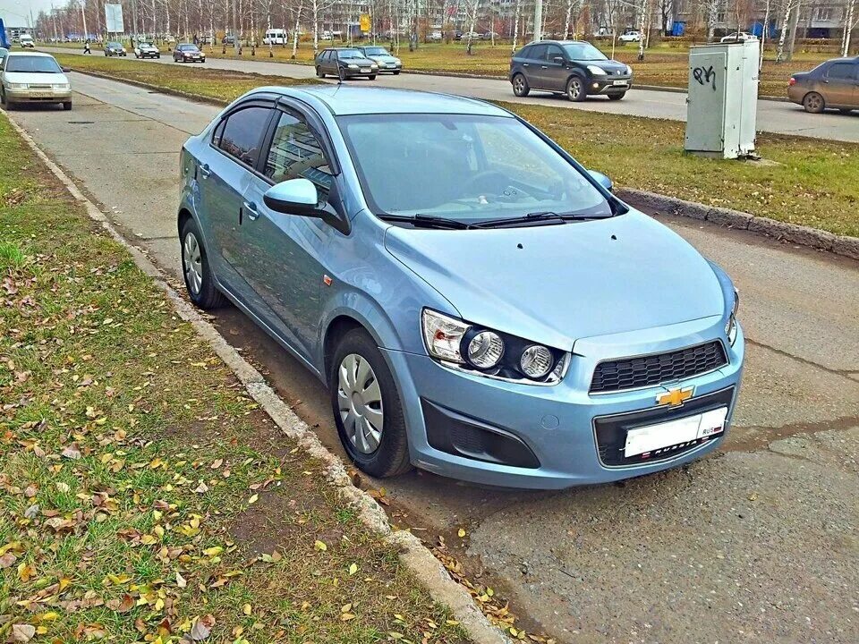 Шевроле авео красная. Авео т250 красная. Фиолетовый авео т250. Шевроле авео 2012 голубой. Chevrolet aveo цвета.