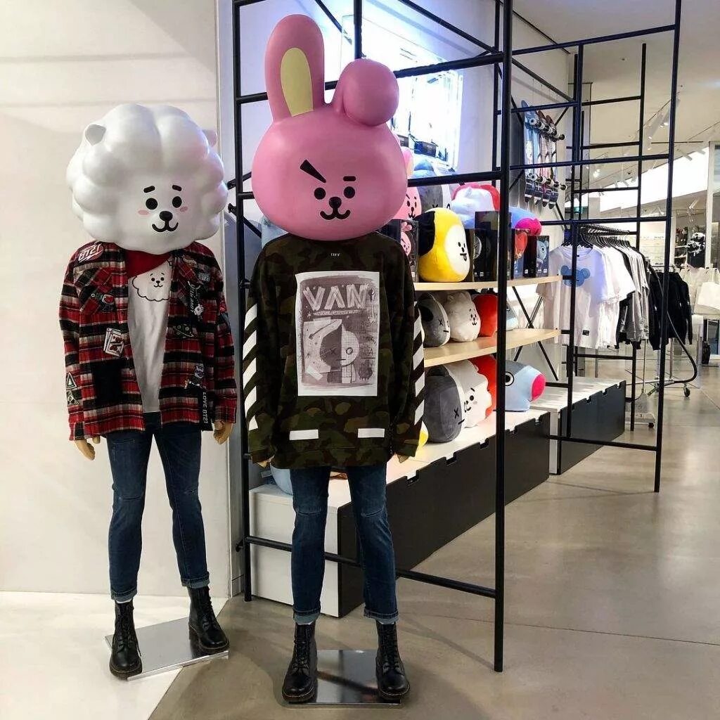 Bt21 line store. Корейский стиль магазин. Корейский стиль магазин. Модная корейская одежда. Корейский стиль магазин.