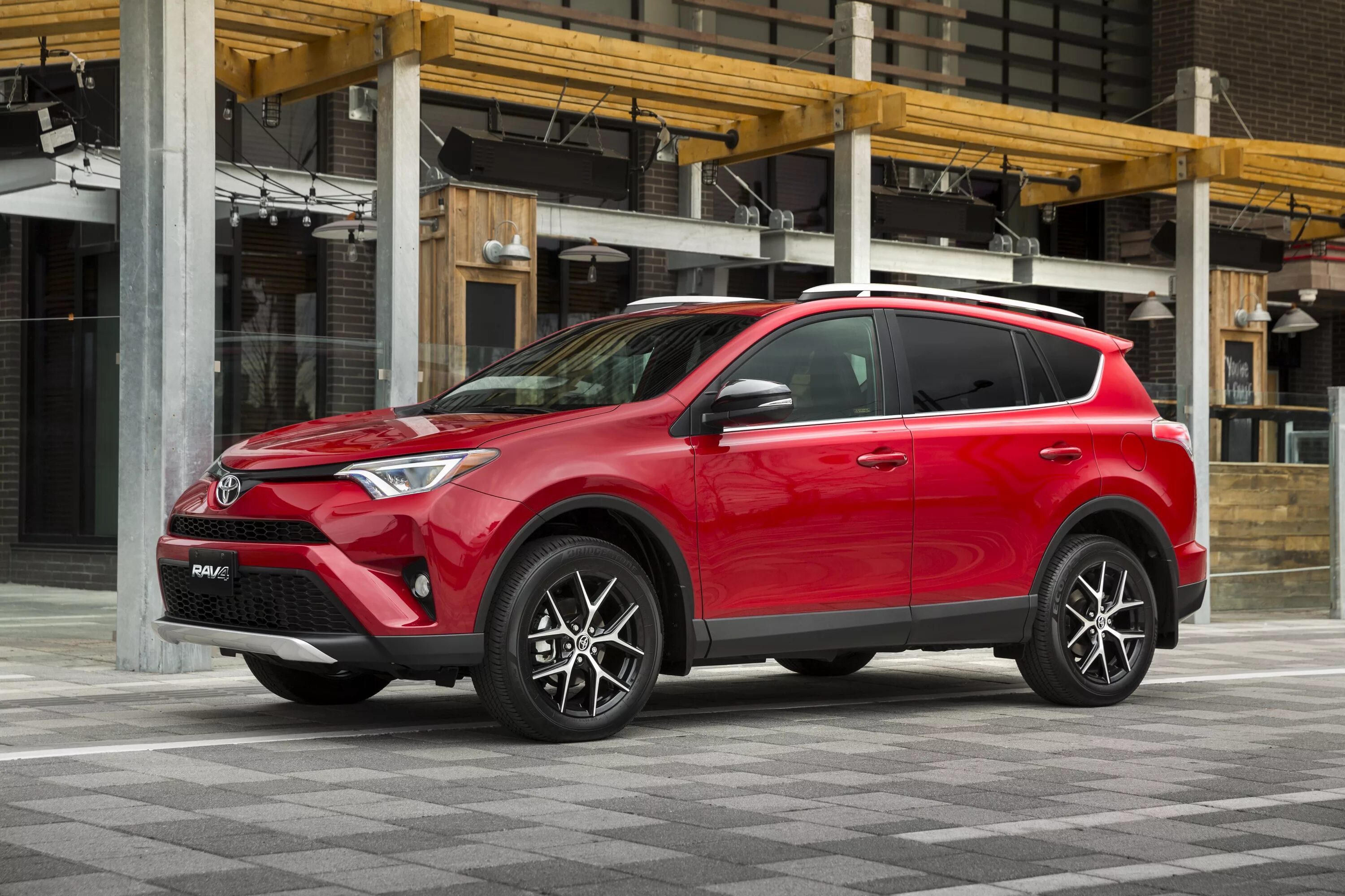 Toyota rav4 4 поколение. Тойота рав 4 2018 белый. Тойота рав 4 2018г. Toyota rav 4 se 2017. Тойота рав 4 2018.