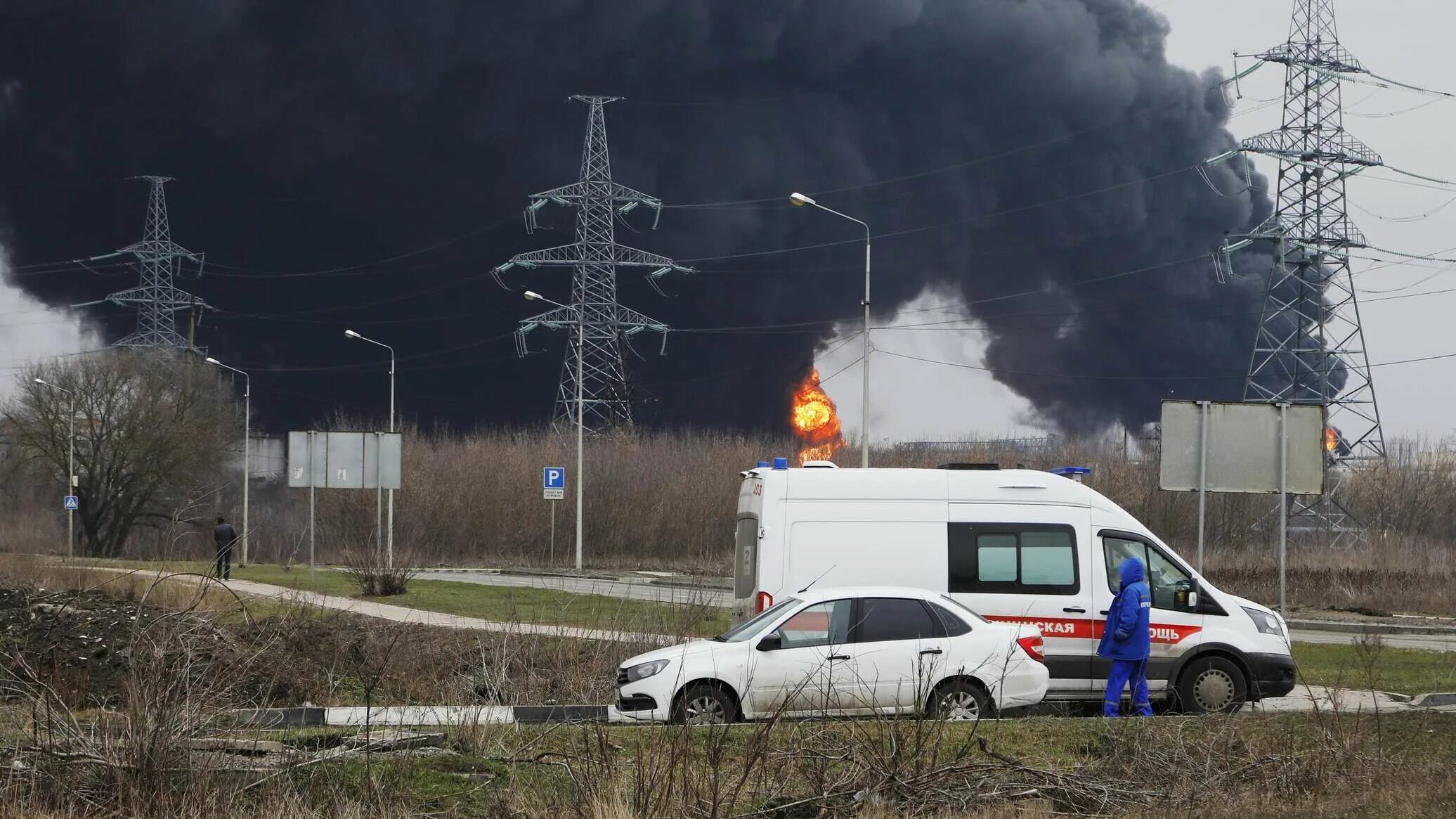 Нападение сегодня на белгородском. Вертолеты ВСУ Белгород Нефтебаза. Белгород вертолеты Нефтебаза взрыв. Нефтебаза Белгород. Белгород вертолеты Нефтебаза.