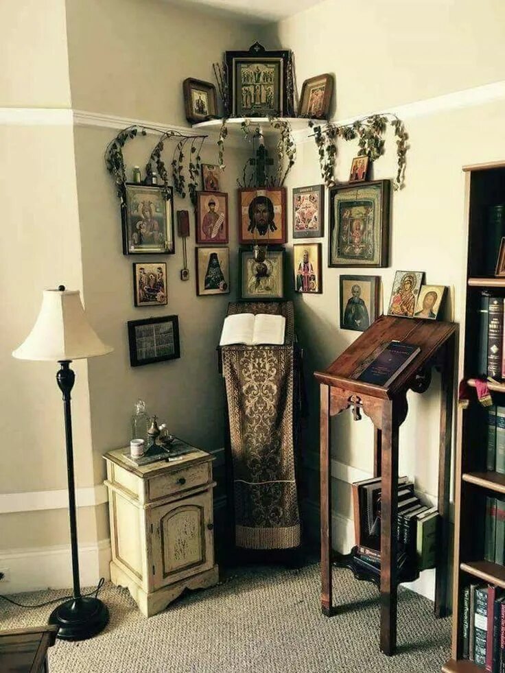Алтарь с иконами