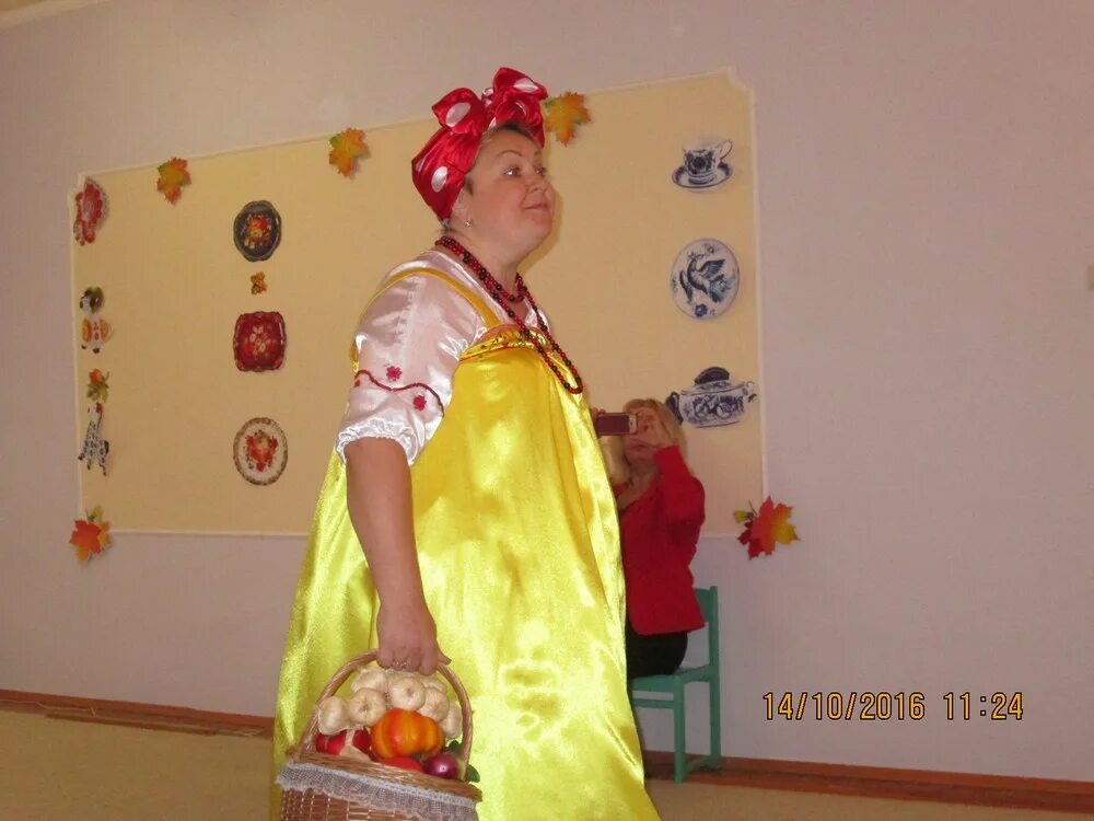 Бабушка на утреннике в детском саду