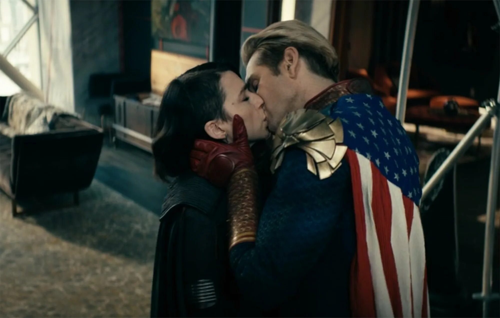 Пацаны сериал 2 сезон. Пацаны сериал штормфронт. Энтони старр 2020 homelander. Хоумлендер и штормфронт. Энтони старр homelander.