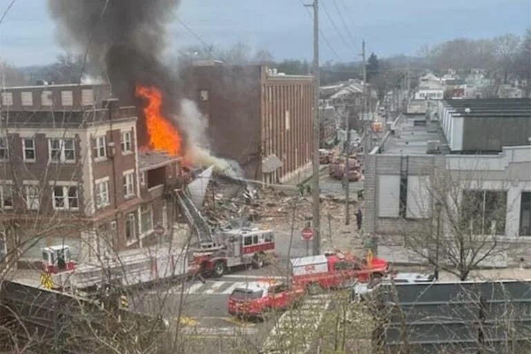 Сенатский дворец в кремле. Авария красная поляна сочи. Что произошло 9 июня 2024. Что произошло 9 июня 2024. Пожар на производстве.