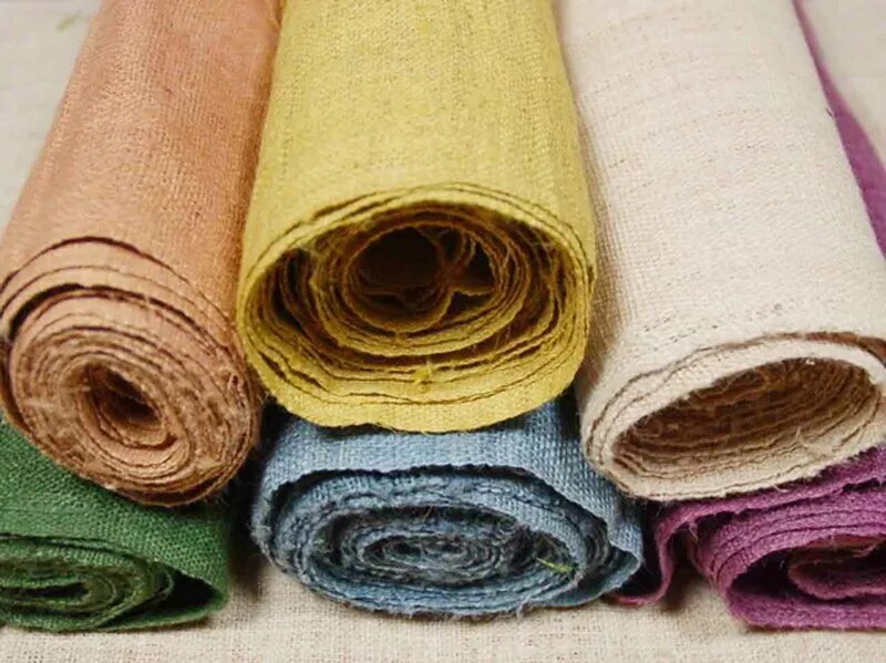 Ткани изготавливаются из. Рулон ткани. Ткань из волокон. Ткань из льна. Сырье для ткани.