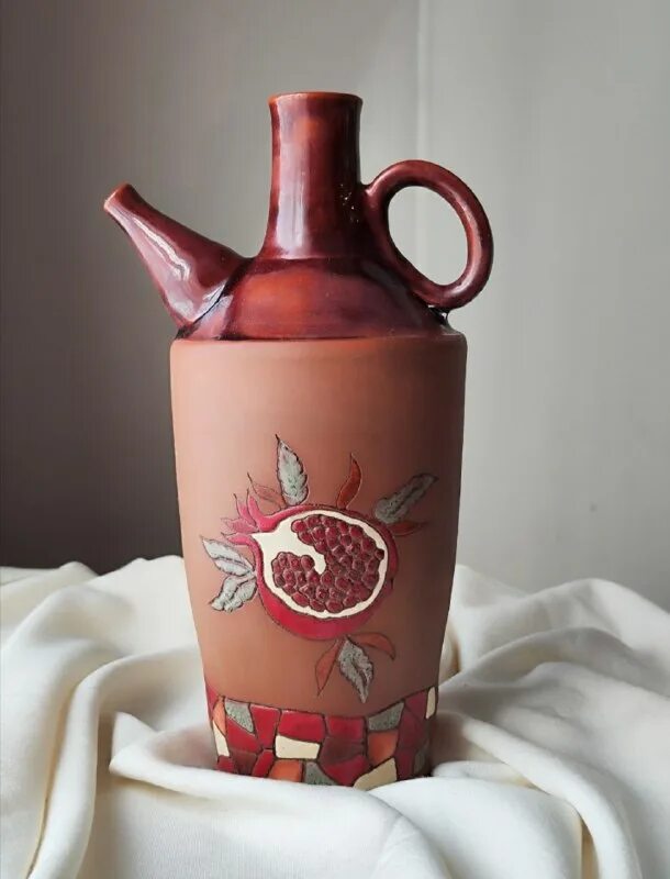 бутылка гранат. Ijevan гранат. вино в бутылке в виде граната. гранатовая бутыль. гранатовая бутылка.